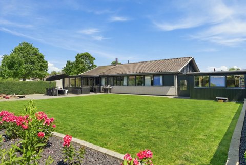 Enestående villa på Kovangen ved Fredensborg – unik adresse uden direkte naboer